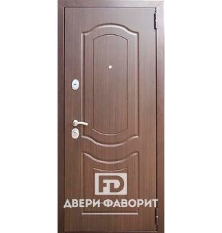 квартирная дверь с трехконтурным уплотнителем