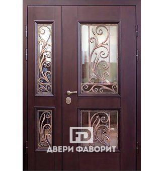 дверь со стеклом и ковкой на две квартиры